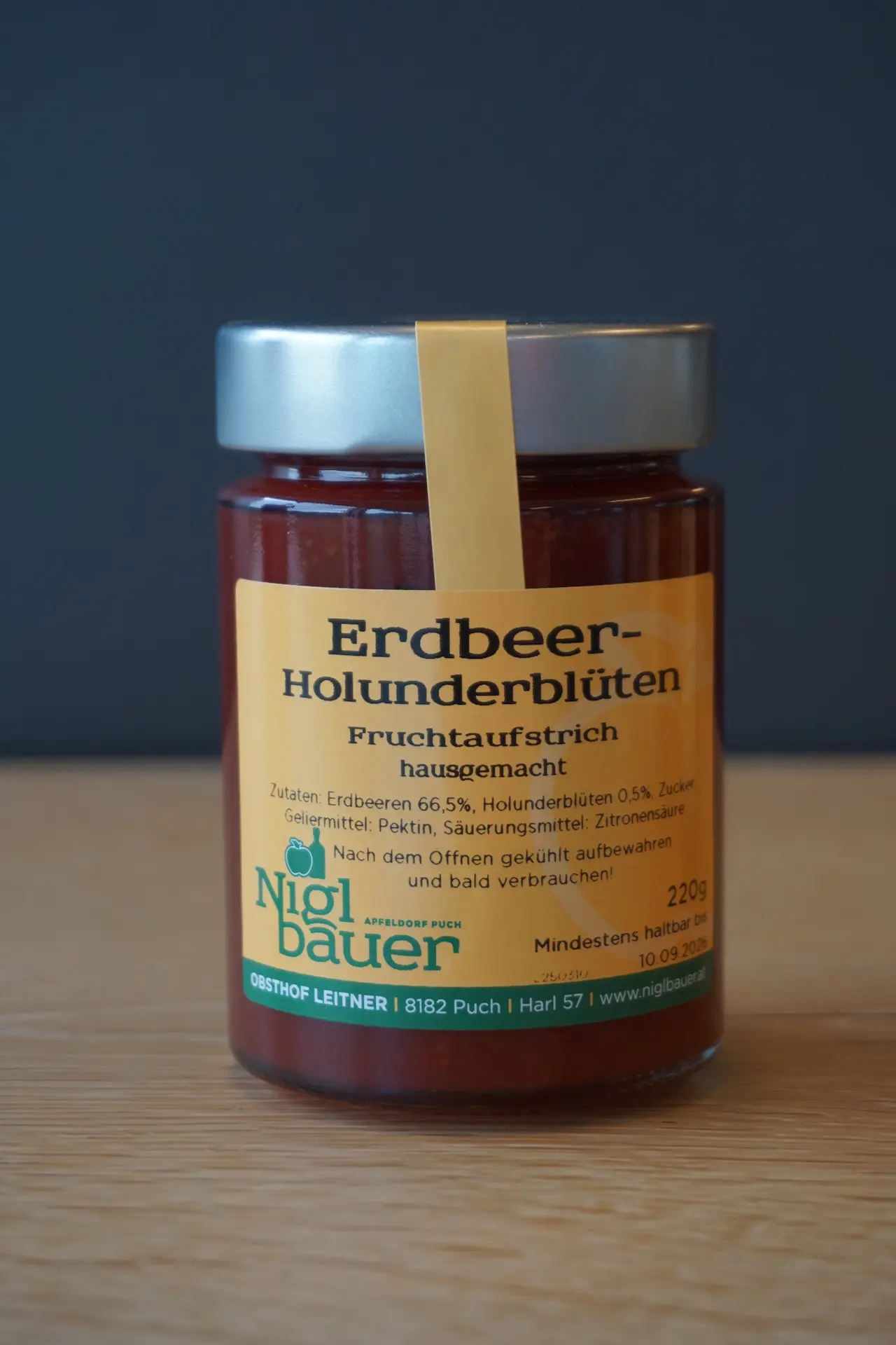 Fruchtaufstrich-Erdbeer-Holunderblueten